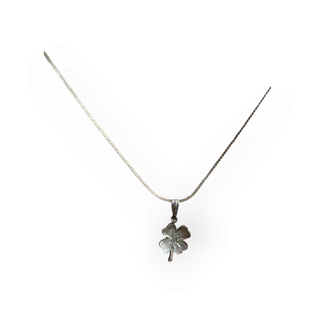 Silver silver necklace with‎ 4 leaf clover 🍀